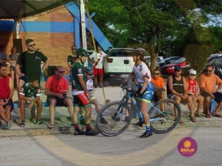 
<a style='margin-left: 5px;' class='btn btn-xs btn-social btn-facebook' href='https://www.facebook.com/sharer/sharer.php?u=https://www.boladovale.com.br/imgs/800-800-90/conteudo/fotos/1418/dsc01565.jpg' rel='popup' data-width='500' data-height='400'><i class='fa fa-facebook'></i>Compartilhar <span class='hidden-xs'>no Facebook</span>
</a> 
<a class='btn btn-default btn-xs' target='_blank' href='imgs/800-800-90/conteudo/fotos/1418/dsc01565.jpg'>
<span class='glyphicon glyphicon-cloud-download'></span> Salvar
</a> 
<span></span>