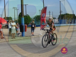 
<a style='margin-left: 5px;' class='btn btn-xs btn-social btn-facebook' href='https://www.facebook.com/sharer/sharer.php?u=https://www.boladovale.com.br/imgs/800-800-90/conteudo/fotos/1418/dsc01570.jpg' rel='popup' data-width='500' data-height='400'><i class='fa fa-facebook'></i>Compartilhar <span class='hidden-xs'>no Facebook</span>
</a> 
<a class='btn btn-default btn-xs' target='_blank' href='imgs/800-800-90/conteudo/fotos/1418/dsc01570.jpg'>
<span class='glyphicon glyphicon-cloud-download'></span> Salvar
</a> 
<span></span>