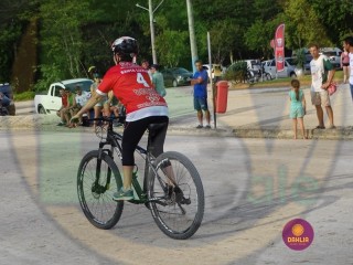 
<a style='margin-left: 5px;' class='btn btn-xs btn-social btn-facebook' href='https://www.facebook.com/sharer/sharer.php?u=https://www.boladovale.com.br/imgs/800-800-90/conteudo/fotos/1418/dsc01577.jpg' rel='popup' data-width='500' data-height='400'><i class='fa fa-facebook'></i>Compartilhar <span class='hidden-xs'>no Facebook</span>
</a> 
<a class='btn btn-default btn-xs' target='_blank' href='imgs/800-800-90/conteudo/fotos/1418/dsc01577.jpg'>
<span class='glyphicon glyphicon-cloud-download'></span> Salvar
</a> 
<span></span>