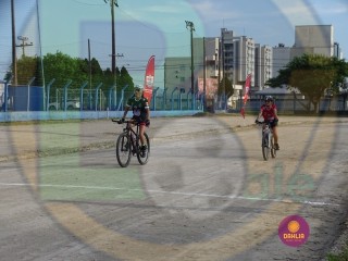 
<a style='margin-left: 5px;' class='btn btn-xs btn-social btn-facebook' href='https://www.facebook.com/sharer/sharer.php?u=https://www.boladovale.com.br/imgs/800-800-90/conteudo/fotos/1418/dsc01582.jpg' rel='popup' data-width='500' data-height='400'><i class='fa fa-facebook'></i>Compartilhar <span class='hidden-xs'>no Facebook</span>
</a> 
<a class='btn btn-default btn-xs' target='_blank' href='imgs/800-800-90/conteudo/fotos/1418/dsc01582.jpg'>
<span class='glyphicon glyphicon-cloud-download'></span> Salvar
</a> 
<span></span>