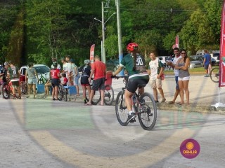 
<a style='margin-left: 5px;' class='btn btn-xs btn-social btn-facebook' href='https://www.facebook.com/sharer/sharer.php?u=https://www.boladovale.com.br/imgs/800-800-90/conteudo/fotos/1418/dsc01593.jpg' rel='popup' data-width='500' data-height='400'><i class='fa fa-facebook'></i>Compartilhar <span class='hidden-xs'>no Facebook</span>
</a> 
<a class='btn btn-default btn-xs' target='_blank' href='imgs/800-800-90/conteudo/fotos/1418/dsc01593.jpg'>
<span class='glyphicon glyphicon-cloud-download'></span> Salvar
</a> 
<span></span>