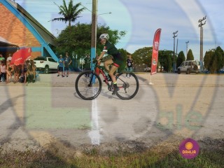 
<a style='margin-left: 5px;' class='btn btn-xs btn-social btn-facebook' href='https://www.facebook.com/sharer/sharer.php?u=https://www.boladovale.com.br/imgs/800-800-90/conteudo/fotos/1418/img3297.jpg' rel='popup' data-width='500' data-height='400'><i class='fa fa-facebook'></i>Compartilhar <span class='hidden-xs'>no Facebook</span>
</a> 
<a class='btn btn-default btn-xs' target='_blank' href='imgs/800-800-90/conteudo/fotos/1418/img3297.jpg'>
<span class='glyphicon glyphicon-cloud-download'></span> Salvar
</a> 
<span></span>