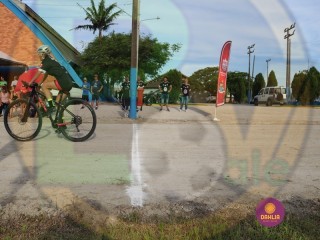
<a style='margin-left: 5px;' class='btn btn-xs btn-social btn-facebook' href='https://www.facebook.com/sharer/sharer.php?u=https://www.boladovale.com.br/imgs/800-800-90/conteudo/fotos/1418/img3299.jpg' rel='popup' data-width='500' data-height='400'><i class='fa fa-facebook'></i>Compartilhar <span class='hidden-xs'>no Facebook</span>
</a> 
<a class='btn btn-default btn-xs' target='_blank' href='imgs/800-800-90/conteudo/fotos/1418/img3299.jpg'>
<span class='glyphicon glyphicon-cloud-download'></span> Salvar
</a> 
<span></span>