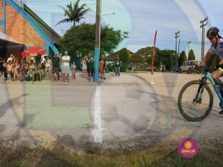 
<a style='margin-left: 5px;' class='btn btn-xs btn-social btn-facebook' href='https://www.facebook.com/sharer/sharer.php?u=https://www.boladovale.com.br/imgs/800-800-90/conteudo/fotos/1418/img3329.jpg' rel='popup' data-width='500' data-height='400'><i class='fa fa-facebook'></i>Compartilhar <span class='hidden-xs'>no Facebook</span>
</a> 
<a class='btn btn-default btn-xs' target='_blank' href='imgs/800-800-90/conteudo/fotos/1418/img3329.jpg'>
<span class='glyphicon glyphicon-cloud-download'></span> Salvar
</a> 
<span></span>