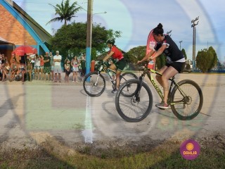 
<a style='margin-left: 5px;' class='btn btn-xs btn-social btn-facebook' href='https://www.facebook.com/sharer/sharer.php?u=https://www.boladovale.com.br/imgs/800-800-90/conteudo/fotos/1418/img3342.jpg' rel='popup' data-width='500' data-height='400'><i class='fa fa-facebook'></i>Compartilhar <span class='hidden-xs'>no Facebook</span>
</a> 
<a class='btn btn-default btn-xs' target='_blank' href='imgs/800-800-90/conteudo/fotos/1418/img3342.jpg'>
<span class='glyphicon glyphicon-cloud-download'></span> Salvar
</a> 
<span></span>