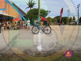 
<a style='margin-left: 5px;' class='btn btn-xs btn-social btn-facebook' href='https://www.facebook.com/sharer/sharer.php?u=https://www.boladovale.com.br/imgs/800-800-90/conteudo/fotos/1418/img3365.jpg' rel='popup' data-width='500' data-height='400'><i class='fa fa-facebook'></i>Compartilhar <span class='hidden-xs'>no Facebook</span>
</a> 
<a class='btn btn-default btn-xs' target='_blank' href='imgs/800-800-90/conteudo/fotos/1418/img3365.jpg'>
<span class='glyphicon glyphicon-cloud-download'></span> Salvar
</a> 
<span></span>