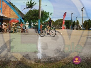 
<a style='margin-left: 5px;' class='btn btn-xs btn-social btn-facebook' href='https://www.facebook.com/sharer/sharer.php?u=https://www.boladovale.com.br/imgs/800-800-90/conteudo/fotos/1418/img3378.jpg' rel='popup' data-width='500' data-height='400'><i class='fa fa-facebook'></i>Compartilhar <span class='hidden-xs'>no Facebook</span>
</a> 
<a class='btn btn-default btn-xs' target='_blank' href='imgs/800-800-90/conteudo/fotos/1418/img3378.jpg'>
<span class='glyphicon glyphicon-cloud-download'></span> Salvar
</a> 
<span></span>