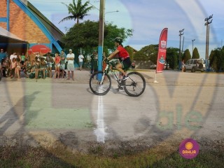 
<a style='margin-left: 5px;' class='btn btn-xs btn-social btn-facebook' href='https://www.facebook.com/sharer/sharer.php?u=https://www.boladovale.com.br/imgs/800-800-90/conteudo/fotos/1418/img3380.jpg' rel='popup' data-width='500' data-height='400'><i class='fa fa-facebook'></i>Compartilhar <span class='hidden-xs'>no Facebook</span>
</a> 
<a class='btn btn-default btn-xs' target='_blank' href='imgs/800-800-90/conteudo/fotos/1418/img3380.jpg'>
<span class='glyphicon glyphicon-cloud-download'></span> Salvar
</a> 
<span></span>