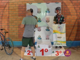 
<a style='margin-left: 5px;' class='btn btn-xs btn-social btn-facebook' href='https://www.facebook.com/sharer/sharer.php?u=https://www.boladovale.com.br/imgs/800-800-90/conteudo/fotos/1418/img3512.jpg' rel='popup' data-width='500' data-height='400'><i class='fa fa-facebook'></i>Compartilhar <span class='hidden-xs'>no Facebook</span>
</a> 
<a class='btn btn-default btn-xs' target='_blank' href='imgs/800-800-90/conteudo/fotos/1418/img3512.jpg'>
<span class='glyphicon glyphicon-cloud-download'></span> Salvar
</a> 
<span></span>