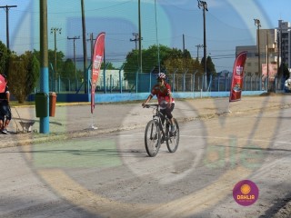 
<a style='margin-left: 5px;' class='btn btn-xs btn-social btn-facebook' href='https://www.facebook.com/sharer/sharer.php?u=https://www.boladovale.com.br/imgs/800-800-90/conteudo/fotos/1418/img6242.jpg' rel='popup' data-width='500' data-height='400'><i class='fa fa-facebook'></i>Compartilhar <span class='hidden-xs'>no Facebook</span>
</a> 
<a class='btn btn-default btn-xs' target='_blank' href='imgs/800-800-90/conteudo/fotos/1418/img6242.jpg'>
<span class='glyphicon glyphicon-cloud-download'></span> Salvar
</a> 
<span></span>