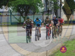
<a style='margin-left: 5px;' class='btn btn-xs btn-social btn-facebook' href='https://www.facebook.com/sharer/sharer.php?u=https://www.boladovale.com.br/imgs/800-800-90/conteudo/fotos/1419/dsc01620.jpg' rel='popup' data-width='500' data-height='400'><i class='fa fa-facebook'></i>Compartilhar <span class='hidden-xs'>no Facebook</span>
</a> 
<a class='btn btn-default btn-xs' target='_blank' href='imgs/800-800-90/conteudo/fotos/1419/dsc01620.jpg'>
<span class='glyphicon glyphicon-cloud-download'></span> Salvar
</a> 
<span></span>