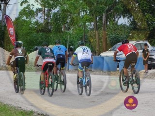
<a style='margin-left: 5px;' class='btn btn-xs btn-social btn-facebook' href='https://www.facebook.com/sharer/sharer.php?u=https://www.boladovale.com.br/imgs/800-800-90/conteudo/fotos/1419/dsc01646.jpg' rel='popup' data-width='500' data-height='400'><i class='fa fa-facebook'></i>Compartilhar <span class='hidden-xs'>no Facebook</span>
</a> 
<a class='btn btn-default btn-xs' target='_blank' href='imgs/800-800-90/conteudo/fotos/1419/dsc01646.jpg'>
<span class='glyphicon glyphicon-cloud-download'></span> Salvar
</a> 
<span></span>