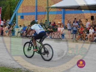 
<a style='margin-left: 5px;' class='btn btn-xs btn-social btn-facebook' href='https://www.facebook.com/sharer/sharer.php?u=https://www.boladovale.com.br/imgs/800-800-90/conteudo/fotos/1419/dsc01649.jpg' rel='popup' data-width='500' data-height='400'><i class='fa fa-facebook'></i>Compartilhar <span class='hidden-xs'>no Facebook</span>
</a> 
<a class='btn btn-default btn-xs' target='_blank' href='imgs/800-800-90/conteudo/fotos/1419/dsc01649.jpg'>
<span class='glyphicon glyphicon-cloud-download'></span> Salvar
</a> 
<span></span>
