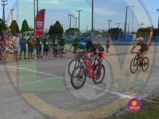 
<a style='margin-left: 5px;' class='btn btn-xs btn-social btn-facebook' href='https://www.facebook.com/sharer/sharer.php?u=https://www.boladovale.com.br/imgs/800-800-90/conteudo/fotos/1419/dsc01666.jpg' rel='popup' data-width='500' data-height='400'><i class='fa fa-facebook'></i>Compartilhar <span class='hidden-xs'>no Facebook</span>
</a> 
<a class='btn btn-default btn-xs' target='_blank' href='imgs/800-800-90/conteudo/fotos/1419/dsc01666.jpg'>
<span class='glyphicon glyphicon-cloud-download'></span> Salvar
</a> 
<span></span>