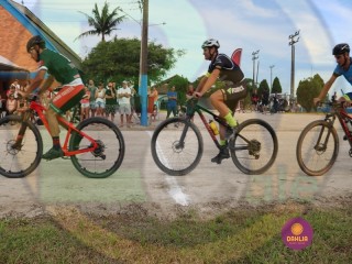 
<a style='margin-left: 5px;' class='btn btn-xs btn-social btn-facebook' href='https://www.facebook.com/sharer/sharer.php?u=https://www.boladovale.com.br/imgs/800-800-90/conteudo/fotos/1419/img3450.jpg' rel='popup' data-width='500' data-height='400'><i class='fa fa-facebook'></i>Compartilhar <span class='hidden-xs'>no Facebook</span>
</a> 
<a class='btn btn-default btn-xs' target='_blank' href='imgs/800-800-90/conteudo/fotos/1419/img3450.jpg'>
<span class='glyphicon glyphicon-cloud-download'></span> Salvar
</a> 
<span></span>
