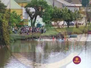 
<a style='margin-left: 5px;' class='btn btn-xs btn-social btn-facebook' href='https://www.facebook.com/sharer/sharer.php?u=https://www.boladovale.com.br/imgs/800-800-90/conteudo/fotos/1420/img6290.jpg' rel='popup' data-width='500' data-height='400'><i class='fa fa-facebook'></i>Compartilhar <span class='hidden-xs'>no Facebook</span>
</a> 
<a class='btn btn-default btn-xs' target='_blank' href='imgs/800-800-90/conteudo/fotos/1420/img6290.jpg'>
<span class='glyphicon glyphicon-cloud-download'></span> Salvar
</a> 
<span></span>