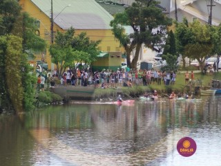 
<a style='margin-left: 5px;' class='btn btn-xs btn-social btn-facebook' href='https://www.facebook.com/sharer/sharer.php?u=https://www.boladovale.com.br/imgs/800-800-90/conteudo/fotos/1420/img6298.jpg' rel='popup' data-width='500' data-height='400'><i class='fa fa-facebook'></i>Compartilhar <span class='hidden-xs'>no Facebook</span>
</a> 
<a class='btn btn-default btn-xs' target='_blank' href='imgs/800-800-90/conteudo/fotos/1420/img6298.jpg'>
<span class='glyphicon glyphicon-cloud-download'></span> Salvar
</a> 
<span></span>