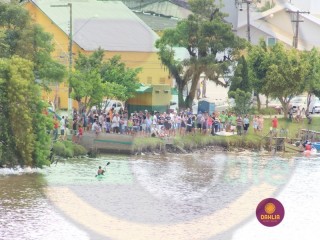 
<a style='margin-left: 5px;' class='btn btn-xs btn-social btn-facebook' href='https://www.facebook.com/sharer/sharer.php?u=https://www.boladovale.com.br/imgs/800-800-90/conteudo/fotos/1420/img6389.jpg' rel='popup' data-width='500' data-height='400'><i class='fa fa-facebook'></i>Compartilhar <span class='hidden-xs'>no Facebook</span>
</a> 
<a class='btn btn-default btn-xs' target='_blank' href='imgs/800-800-90/conteudo/fotos/1420/img6389.jpg'>
<span class='glyphicon glyphicon-cloud-download'></span> Salvar
</a> 
<span></span>