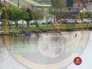 
<a style='margin-left: 5px;' class='btn btn-xs btn-social btn-facebook' href='https://www.facebook.com/sharer/sharer.php?u=https://www.boladovale.com.br/imgs/800-800-90/conteudo/fotos/1421/img6409.jpg' rel='popup' data-width='500' data-height='400'><i class='fa fa-facebook'></i>Compartilhar <span class='hidden-xs'>no Facebook</span>
</a> 
<a class='btn btn-default btn-xs' target='_blank' href='imgs/800-800-90/conteudo/fotos/1421/img6409.jpg'>
<span class='glyphicon glyphicon-cloud-download'></span> Salvar
</a> 
<span></span>