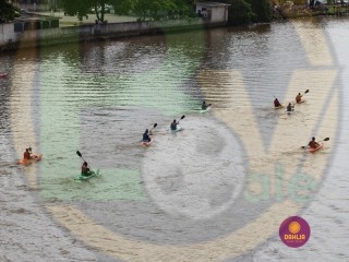 
<a style='margin-left: 5px;' class='btn btn-xs btn-social btn-facebook' href='https://www.facebook.com/sharer/sharer.php?u=https://www.boladovale.com.br/imgs/800-800-90/conteudo/fotos/1421/img6465.jpg' rel='popup' data-width='500' data-height='400'><i class='fa fa-facebook'></i>Compartilhar <span class='hidden-xs'>no Facebook</span>
</a> 
<a class='btn btn-default btn-xs' target='_blank' href='imgs/800-800-90/conteudo/fotos/1421/img6465.jpg'>
<span class='glyphicon glyphicon-cloud-download'></span> Salvar
</a> 
<span></span>