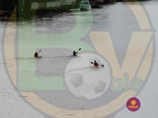 
<a style='margin-left: 5px;' class='btn btn-xs btn-social btn-facebook' href='https://www.facebook.com/sharer/sharer.php?u=https://www.boladovale.com.br/imgs/800-800-90/conteudo/fotos/1421/img6484.jpg' rel='popup' data-width='500' data-height='400'><i class='fa fa-facebook'></i>Compartilhar <span class='hidden-xs'>no Facebook</span>
</a> 
<a class='btn btn-default btn-xs' target='_blank' href='imgs/800-800-90/conteudo/fotos/1421/img6484.jpg'>
<span class='glyphicon glyphicon-cloud-download'></span> Salvar
</a> 
<span></span>