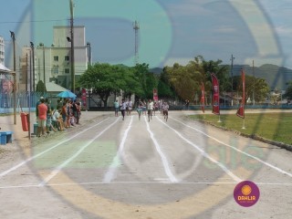 
<a style='margin-left: 5px;' class='btn btn-xs btn-social btn-facebook' href='https://www.facebook.com/sharer/sharer.php?u=https://www.boladovale.com.br/imgs/800-800-90/conteudo/fotos/1423/img0035.jpg' rel='popup' data-width='500' data-height='400'><i class='fa fa-facebook'></i>Compartilhar <span class='hidden-xs'>no Facebook</span>
</a> 
<a class='btn btn-default btn-xs' target='_blank' href='imgs/800-800-90/conteudo/fotos/1423/img0035.jpg'>
<span class='glyphicon glyphicon-cloud-download'></span> Salvar
</a> 
<span></span>