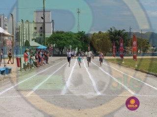 
<a style='margin-left: 5px;' class='btn btn-xs btn-social btn-facebook' href='https://www.facebook.com/sharer/sharer.php?u=https://www.boladovale.com.br/imgs/800-800-90/conteudo/fotos/1423/img0040.jpg' rel='popup' data-width='500' data-height='400'><i class='fa fa-facebook'></i>Compartilhar <span class='hidden-xs'>no Facebook</span>
</a> 
<a class='btn btn-default btn-xs' target='_blank' href='imgs/800-800-90/conteudo/fotos/1423/img0040.jpg'>
<span class='glyphicon glyphicon-cloud-download'></span> Salvar
</a> 
<span></span>