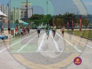 
<a style='margin-left: 5px;' class='btn btn-xs btn-social btn-facebook' href='https://www.facebook.com/sharer/sharer.php?u=https://www.boladovale.com.br/imgs/800-800-90/conteudo/fotos/1423/img0043.jpg' rel='popup' data-width='500' data-height='400'><i class='fa fa-facebook'></i>Compartilhar <span class='hidden-xs'>no Facebook</span>
</a> 
<a class='btn btn-default btn-xs' target='_blank' href='imgs/800-800-90/conteudo/fotos/1423/img0043.jpg'>
<span class='glyphicon glyphicon-cloud-download'></span> Salvar
</a> 
<span></span>