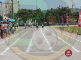 
<a style='margin-left: 5px;' class='btn btn-xs btn-social btn-facebook' href='https://www.facebook.com/sharer/sharer.php?u=https://www.boladovale.com.br/imgs/800-800-90/conteudo/fotos/1423/img0076.jpg' rel='popup' data-width='500' data-height='400'><i class='fa fa-facebook'></i>Compartilhar <span class='hidden-xs'>no Facebook</span>
</a> 
<a class='btn btn-default btn-xs' target='_blank' href='imgs/800-800-90/conteudo/fotos/1423/img0076.jpg'>
<span class='glyphicon glyphicon-cloud-download'></span> Salvar
</a> 
<span></span>