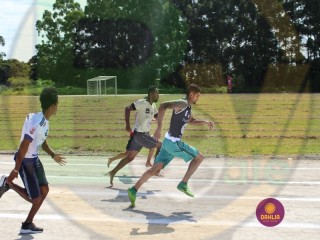 
<a style='margin-left: 5px;' class='btn btn-xs btn-social btn-facebook' href='https://www.facebook.com/sharer/sharer.php?u=https://www.boladovale.com.br/imgs/800-800-90/conteudo/fotos/1423/img6530.jpg' rel='popup' data-width='500' data-height='400'><i class='fa fa-facebook'></i>Compartilhar <span class='hidden-xs'>no Facebook</span>
</a> 
<a class='btn btn-default btn-xs' target='_blank' href='imgs/800-800-90/conteudo/fotos/1423/img6530.jpg'>
<span class='glyphicon glyphicon-cloud-download'></span> Salvar
</a> 
<span></span>