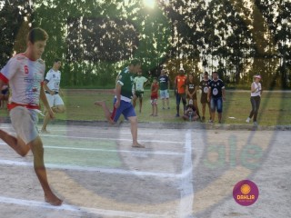 
<a style='margin-left: 5px;' class='btn btn-xs btn-social btn-facebook' href='https://www.facebook.com/sharer/sharer.php?u=https://www.boladovale.com.br/imgs/800-800-90/conteudo/fotos/1423/img7315.jpg' rel='popup' data-width='500' data-height='400'><i class='fa fa-facebook'></i>Compartilhar <span class='hidden-xs'>no Facebook</span>
</a> 
<a class='btn btn-default btn-xs' target='_blank' href='imgs/800-800-90/conteudo/fotos/1423/img7315.jpg'>
<span class='glyphicon glyphicon-cloud-download'></span> Salvar
</a> 
<span></span>