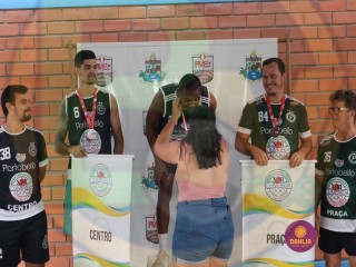 
<a style='margin-left: 5px;' class='btn btn-xs btn-social btn-facebook' href='https://www.facebook.com/sharer/sharer.php?u=https://www.boladovale.com.br/imgs/800-800-90/conteudo/fotos/1423/img7379.jpg' rel='popup' data-width='500' data-height='400'><i class='fa fa-facebook'></i>Compartilhar <span class='hidden-xs'>no Facebook</span>
</a> 
<a class='btn btn-default btn-xs' target='_blank' href='imgs/800-800-90/conteudo/fotos/1423/img7379.jpg'>
<span class='glyphicon glyphicon-cloud-download'></span> Salvar
</a> 
<span></span>