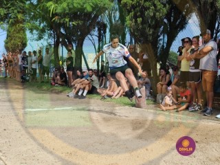 
<a style='margin-left: 5px;' class='btn btn-xs btn-social btn-facebook' href='https://www.facebook.com/sharer/sharer.php?u=https://www.boladovale.com.br/imgs/800-800-90/conteudo/fotos/1424/img4035.jpg' rel='popup' data-width='500' data-height='400'><i class='fa fa-facebook'></i>Compartilhar <span class='hidden-xs'>no Facebook</span>
</a> 
<a class='btn btn-default btn-xs' target='_blank' href='imgs/800-800-90/conteudo/fotos/1424/img4035.jpg'>
<span class='glyphicon glyphicon-cloud-download'></span> Salvar
</a> 
<span></span>