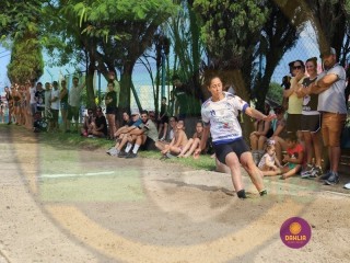 
<a style='margin-left: 5px;' class='btn btn-xs btn-social btn-facebook' href='https://www.facebook.com/sharer/sharer.php?u=https://www.boladovale.com.br/imgs/800-800-90/conteudo/fotos/1424/img4036.jpg' rel='popup' data-width='500' data-height='400'><i class='fa fa-facebook'></i>Compartilhar <span class='hidden-xs'>no Facebook</span>
</a> 
<a class='btn btn-default btn-xs' target='_blank' href='imgs/800-800-90/conteudo/fotos/1424/img4036.jpg'>
<span class='glyphicon glyphicon-cloud-download'></span> Salvar
</a> 
<span></span>