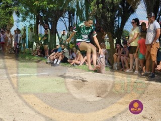 
<a style='margin-left: 5px;' class='btn btn-xs btn-social btn-facebook' href='https://www.facebook.com/sharer/sharer.php?u=https://www.boladovale.com.br/imgs/800-800-90/conteudo/fotos/1424/img4059.jpg' rel='popup' data-width='500' data-height='400'><i class='fa fa-facebook'></i>Compartilhar <span class='hidden-xs'>no Facebook</span>
</a> 
<a class='btn btn-default btn-xs' target='_blank' href='imgs/800-800-90/conteudo/fotos/1424/img4059.jpg'>
<span class='glyphicon glyphicon-cloud-download'></span> Salvar
</a> 
<span></span>