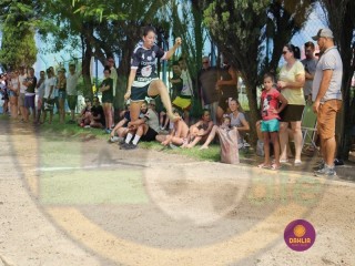 
<a style='margin-left: 5px;' class='btn btn-xs btn-social btn-facebook' href='https://www.facebook.com/sharer/sharer.php?u=https://www.boladovale.com.br/imgs/800-800-90/conteudo/fotos/1424/img4064.jpg' rel='popup' data-width='500' data-height='400'><i class='fa fa-facebook'></i>Compartilhar <span class='hidden-xs'>no Facebook</span>
</a> 
<a class='btn btn-default btn-xs' target='_blank' href='imgs/800-800-90/conteudo/fotos/1424/img4064.jpg'>
<span class='glyphicon glyphicon-cloud-download'></span> Salvar
</a> 
<span></span>