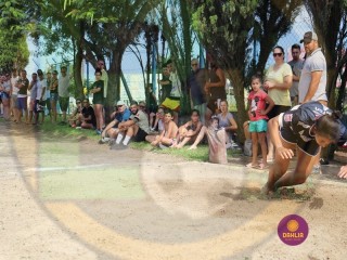 
<a style='margin-left: 5px;' class='btn btn-xs btn-social btn-facebook' href='https://www.facebook.com/sharer/sharer.php?u=https://www.boladovale.com.br/imgs/800-800-90/conteudo/fotos/1424/img4069.jpg' rel='popup' data-width='500' data-height='400'><i class='fa fa-facebook'></i>Compartilhar <span class='hidden-xs'>no Facebook</span>
</a> 
<a class='btn btn-default btn-xs' target='_blank' href='imgs/800-800-90/conteudo/fotos/1424/img4069.jpg'>
<span class='glyphicon glyphicon-cloud-download'></span> Salvar
</a> 
<span></span>