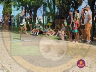 
<a style='margin-left: 5px;' class='btn btn-xs btn-social btn-facebook' href='https://www.facebook.com/sharer/sharer.php?u=https://www.boladovale.com.br/imgs/800-800-90/conteudo/fotos/1424/img4072.jpg' rel='popup' data-width='500' data-height='400'><i class='fa fa-facebook'></i>Compartilhar <span class='hidden-xs'>no Facebook</span>
</a> 
<a class='btn btn-default btn-xs' target='_blank' href='imgs/800-800-90/conteudo/fotos/1424/img4072.jpg'>
<span class='glyphicon glyphicon-cloud-download'></span> Salvar
</a> 
<span></span>