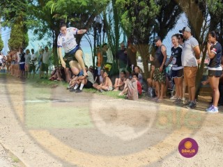 
<a style='margin-left: 5px;' class='btn btn-xs btn-social btn-facebook' href='https://www.facebook.com/sharer/sharer.php?u=https://www.boladovale.com.br/imgs/800-800-90/conteudo/fotos/1424/img4095.jpg' rel='popup' data-width='500' data-height='400'><i class='fa fa-facebook'></i>Compartilhar <span class='hidden-xs'>no Facebook</span>
</a> 
<a class='btn btn-default btn-xs' target='_blank' href='imgs/800-800-90/conteudo/fotos/1424/img4095.jpg'>
<span class='glyphicon glyphicon-cloud-download'></span> Salvar
</a> 
<span></span>