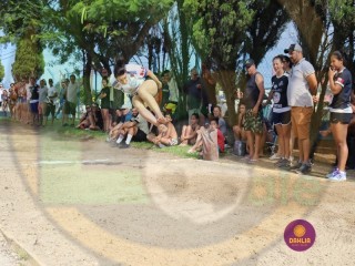
<a style='margin-left: 5px;' class='btn btn-xs btn-social btn-facebook' href='https://www.facebook.com/sharer/sharer.php?u=https://www.boladovale.com.br/imgs/800-800-90/conteudo/fotos/1424/img4096.jpg' rel='popup' data-width='500' data-height='400'><i class='fa fa-facebook'></i>Compartilhar <span class='hidden-xs'>no Facebook</span>
</a> 
<a class='btn btn-default btn-xs' target='_blank' href='imgs/800-800-90/conteudo/fotos/1424/img4096.jpg'>
<span class='glyphicon glyphicon-cloud-download'></span> Salvar
</a> 
<span></span>