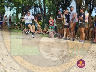 
<a style='margin-left: 5px;' class='btn btn-xs btn-social btn-facebook' href='https://www.facebook.com/sharer/sharer.php?u=https://www.boladovale.com.br/imgs/800-800-90/conteudo/fotos/1424/img4140.jpg' rel='popup' data-width='500' data-height='400'><i class='fa fa-facebook'></i>Compartilhar <span class='hidden-xs'>no Facebook</span>
</a> 
<a class='btn btn-default btn-xs' target='_blank' href='imgs/800-800-90/conteudo/fotos/1424/img4140.jpg'>
<span class='glyphicon glyphicon-cloud-download'></span> Salvar
</a> 
<span></span>