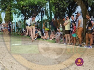 
<a style='margin-left: 5px;' class='btn btn-xs btn-social btn-facebook' href='https://www.facebook.com/sharer/sharer.php?u=https://www.boladovale.com.br/imgs/800-800-90/conteudo/fotos/1424/img4153.jpg' rel='popup' data-width='500' data-height='400'><i class='fa fa-facebook'></i>Compartilhar <span class='hidden-xs'>no Facebook</span>
</a> 
<a class='btn btn-default btn-xs' target='_blank' href='imgs/800-800-90/conteudo/fotos/1424/img4153.jpg'>
<span class='glyphicon glyphicon-cloud-download'></span> Salvar
</a> 
<span></span>