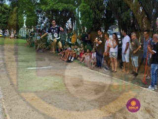 
<a style='margin-left: 5px;' class='btn btn-xs btn-social btn-facebook' href='https://www.facebook.com/sharer/sharer.php?u=https://www.boladovale.com.br/imgs/800-800-90/conteudo/fotos/1425/img3824.jpg' rel='popup' data-width='500' data-height='400'><i class='fa fa-facebook'></i>Compartilhar <span class='hidden-xs'>no Facebook</span>
</a> 
<a class='btn btn-default btn-xs' target='_blank' href='imgs/800-800-90/conteudo/fotos/1425/img3824.jpg'>
<span class='glyphicon glyphicon-cloud-download'></span> Salvar
</a> 
<span></span>