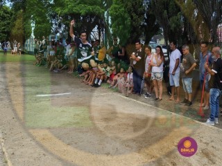 
<a style='margin-left: 5px;' class='btn btn-xs btn-social btn-facebook' href='https://www.facebook.com/sharer/sharer.php?u=https://www.boladovale.com.br/imgs/800-800-90/conteudo/fotos/1425/img3825.jpg' rel='popup' data-width='500' data-height='400'><i class='fa fa-facebook'></i>Compartilhar <span class='hidden-xs'>no Facebook</span>
</a> 
<a class='btn btn-default btn-xs' target='_blank' href='imgs/800-800-90/conteudo/fotos/1425/img3825.jpg'>
<span class='glyphicon glyphicon-cloud-download'></span> Salvar
</a> 
<span></span>