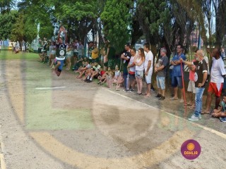 
<a style='margin-left: 5px;' class='btn btn-xs btn-social btn-facebook' href='https://www.facebook.com/sharer/sharer.php?u=https://www.boladovale.com.br/imgs/800-800-90/conteudo/fotos/1425/img3833.jpg' rel='popup' data-width='500' data-height='400'><i class='fa fa-facebook'></i>Compartilhar <span class='hidden-xs'>no Facebook</span>
</a> 
<a class='btn btn-default btn-xs' target='_blank' href='imgs/800-800-90/conteudo/fotos/1425/img3833.jpg'>
<span class='glyphicon glyphicon-cloud-download'></span> Salvar
</a> 
<span></span>