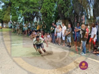 
<a style='margin-left: 5px;' class='btn btn-xs btn-social btn-facebook' href='https://www.facebook.com/sharer/sharer.php?u=https://www.boladovale.com.br/imgs/800-800-90/conteudo/fotos/1425/img3844.jpg' rel='popup' data-width='500' data-height='400'><i class='fa fa-facebook'></i>Compartilhar <span class='hidden-xs'>no Facebook</span>
</a> 
<a class='btn btn-default btn-xs' target='_blank' href='imgs/800-800-90/conteudo/fotos/1425/img3844.jpg'>
<span class='glyphicon glyphicon-cloud-download'></span> Salvar
</a> 
<span></span>