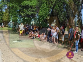 
<a style='margin-left: 5px;' class='btn btn-xs btn-social btn-facebook' href='https://www.facebook.com/sharer/sharer.php?u=https://www.boladovale.com.br/imgs/800-800-90/conteudo/fotos/1425/img3845.jpg' rel='popup' data-width='500' data-height='400'><i class='fa fa-facebook'></i>Compartilhar <span class='hidden-xs'>no Facebook</span>
</a> 
<a class='btn btn-default btn-xs' target='_blank' href='imgs/800-800-90/conteudo/fotos/1425/img3845.jpg'>
<span class='glyphicon glyphicon-cloud-download'></span> Salvar
</a> 
<span></span>
