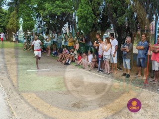 
<a style='margin-left: 5px;' class='btn btn-xs btn-social btn-facebook' href='https://www.facebook.com/sharer/sharer.php?u=https://www.boladovale.com.br/imgs/800-800-90/conteudo/fotos/1425/img3854.jpg' rel='popup' data-width='500' data-height='400'><i class='fa fa-facebook'></i>Compartilhar <span class='hidden-xs'>no Facebook</span>
</a> 
<a class='btn btn-default btn-xs' target='_blank' href='imgs/800-800-90/conteudo/fotos/1425/img3854.jpg'>
<span class='glyphicon glyphicon-cloud-download'></span> Salvar
</a> 
<span></span>
