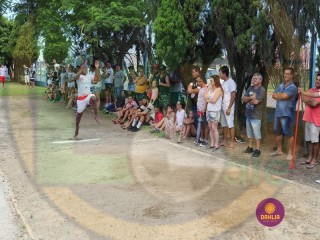 
<a style='margin-left: 5px;' class='btn btn-xs btn-social btn-facebook' href='https://www.facebook.com/sharer/sharer.php?u=https://www.boladovale.com.br/imgs/800-800-90/conteudo/fotos/1425/img3855.jpg' rel='popup' data-width='500' data-height='400'><i class='fa fa-facebook'></i>Compartilhar <span class='hidden-xs'>no Facebook</span>
</a> 
<a class='btn btn-default btn-xs' target='_blank' href='imgs/800-800-90/conteudo/fotos/1425/img3855.jpg'>
<span class='glyphicon glyphicon-cloud-download'></span> Salvar
</a> 
<span></span>