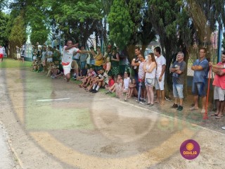 
<a style='margin-left: 5px;' class='btn btn-xs btn-social btn-facebook' href='https://www.facebook.com/sharer/sharer.php?u=https://www.boladovale.com.br/imgs/800-800-90/conteudo/fotos/1425/img3856.jpg' rel='popup' data-width='500' data-height='400'><i class='fa fa-facebook'></i>Compartilhar <span class='hidden-xs'>no Facebook</span>
</a> 
<a class='btn btn-default btn-xs' target='_blank' href='imgs/800-800-90/conteudo/fotos/1425/img3856.jpg'>
<span class='glyphicon glyphicon-cloud-download'></span> Salvar
</a> 
<span></span>